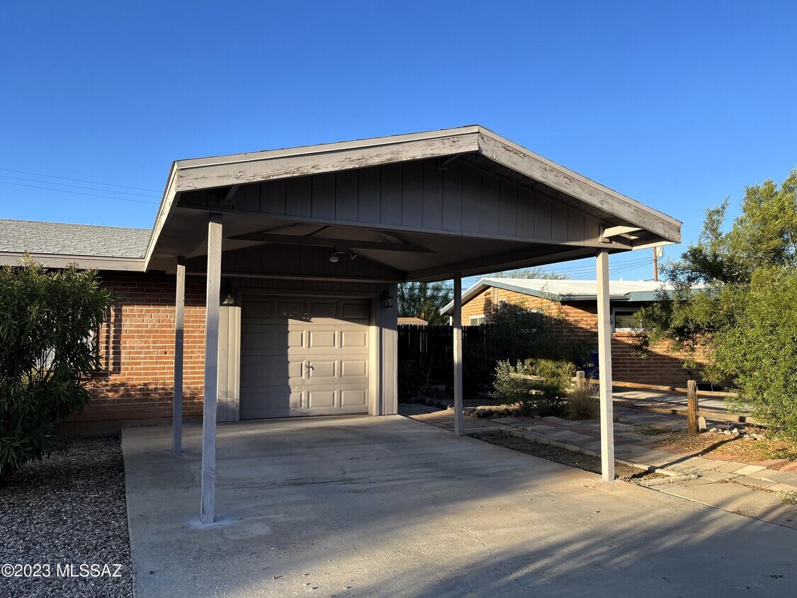 Primary Photo - 7419 E Calle Sinaloa