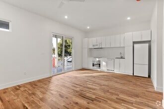 Building Photo - 503 Hendee St