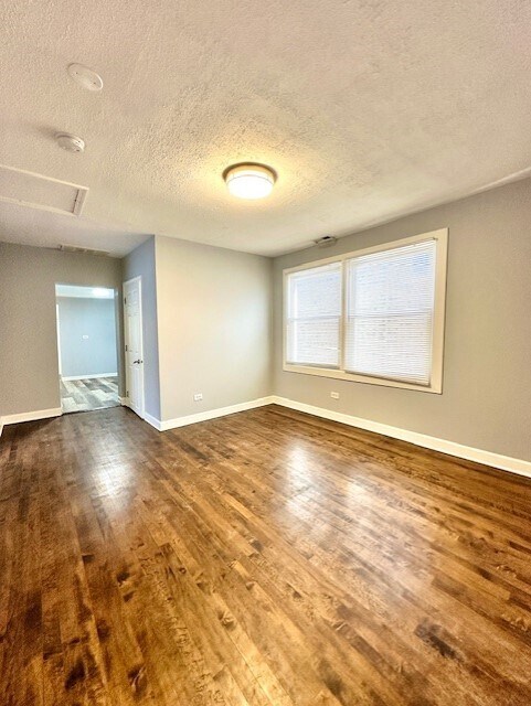 Foto del edificio - 3700 W George St