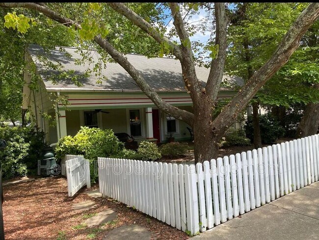 Photo - 204 North Dixon Avenue House