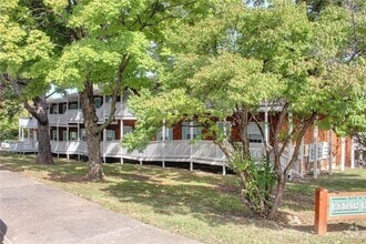 Building Photo - 944 N Storer Ave