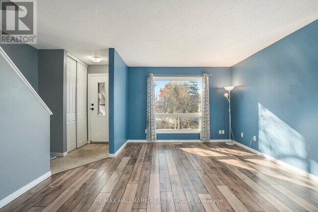 Building Photo - 6 Henfield Ave