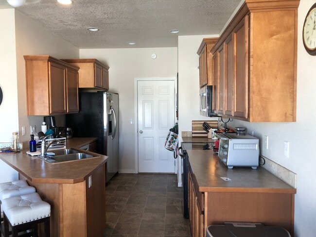 Building Photo - 1459 SW Sagebrush Ln