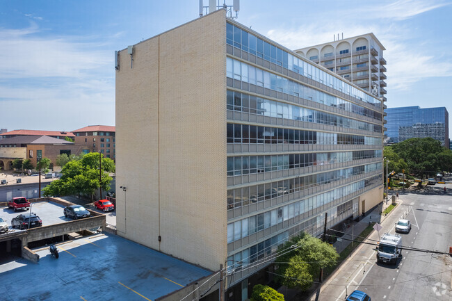 Building Photo - Greenwood Towers