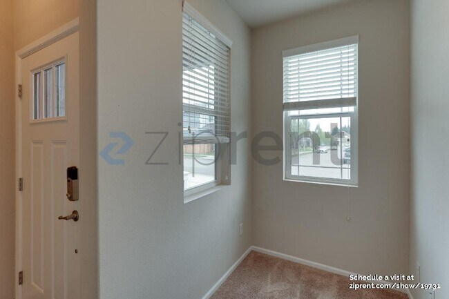 Foto del edificio - 8624 Adonis Ave NE