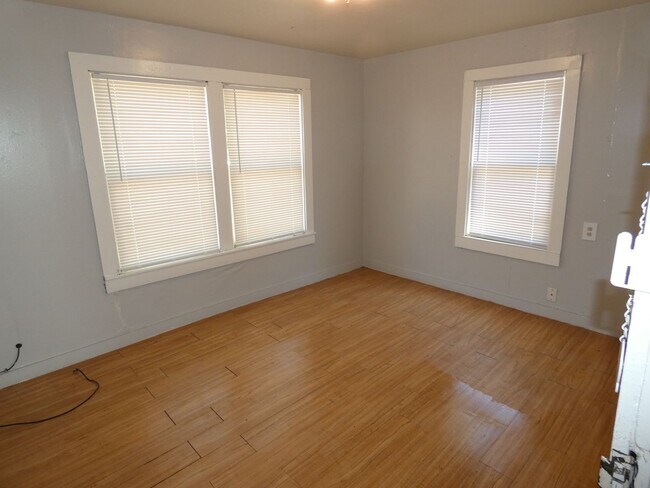 Foto del edificio - 3 bedroom, 2 bath