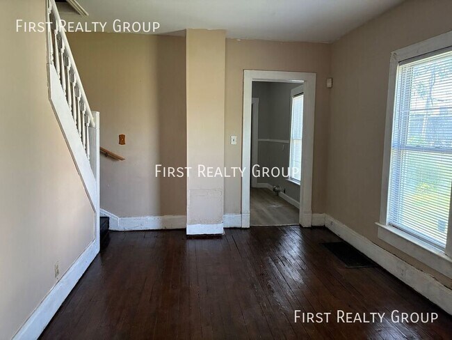 Building Photo - 451 Hunter Ave