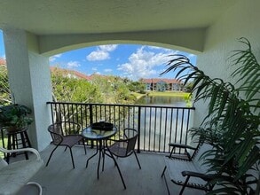 Building Photo - 822 Villa Cir