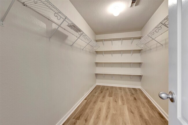 Foto del edificio - 3854 Clobourne Crossing Ln