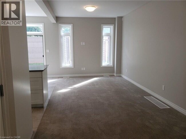 Photo du bâtiment - 6 Lindsay Wy