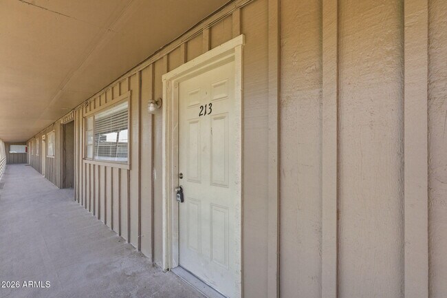 Foto del edificio - 2150 W Missouri Ave