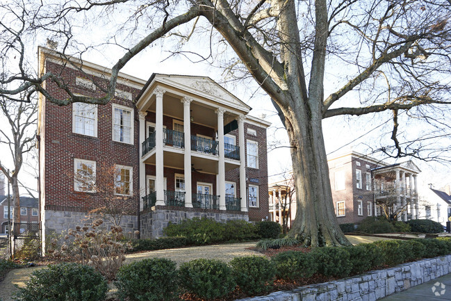 Building Photo - The Saint Charles