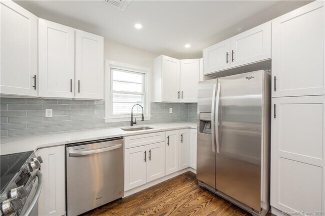 Kitchen - 32 Rippowam Rd