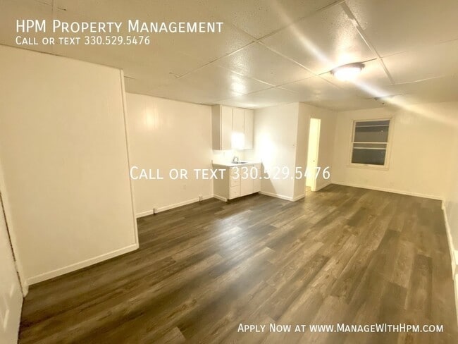 Foto del edificio - 1214 Woodward Pl NW