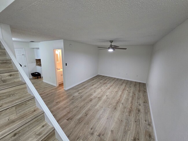 Foto del edificio - Orlando - 3 Bedroom, 2 Bathroom - $2,395.00