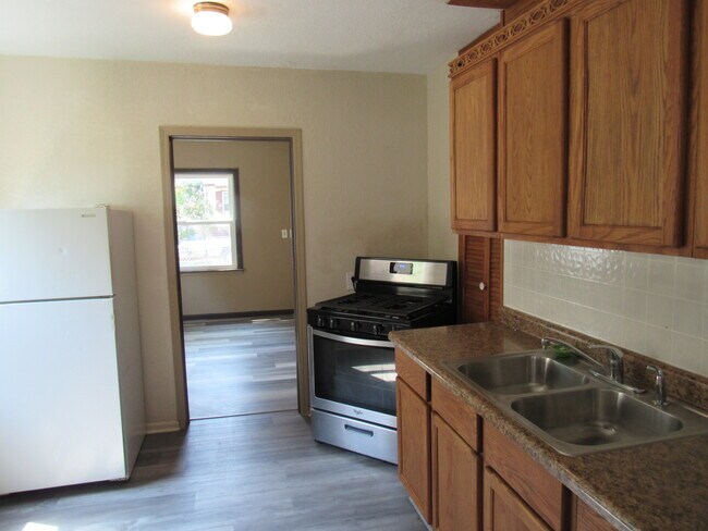 Building Photo - 3124 Orchard Ave