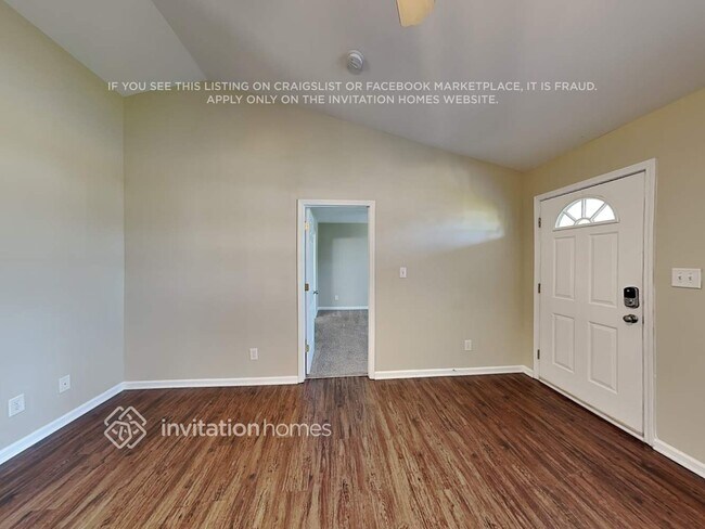 Foto del edificio - 1039 Loch Lomond Cir