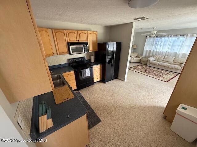 Foto del edificio - 332 Tyler Ave