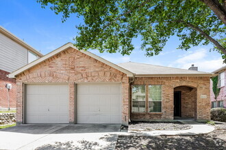 Building Photo - 2404 Becard Dr