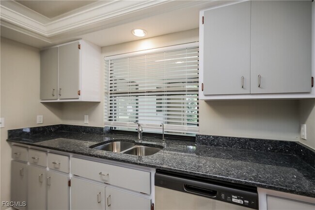 Foto del edificio - 627 SE 19th Ln