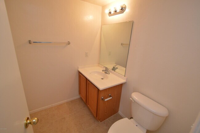 Foto del edificio - 4327 E Bellevue St