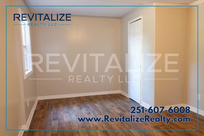 Building Photo - 7846 Roberson St