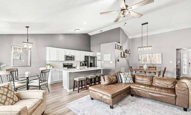 Foto del edificio - 15259 High Timber Ln