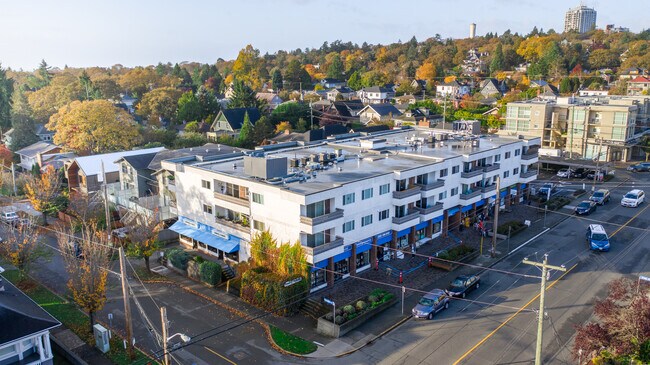 Building Photo - 1841 Oak Bay Avenue