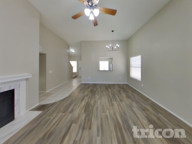 Building Photo - 6842 N 78th Ave