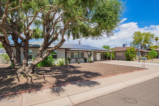 Building Photo - 2136 W Village Dr