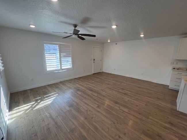 Building Photo - Flexible lease terms!