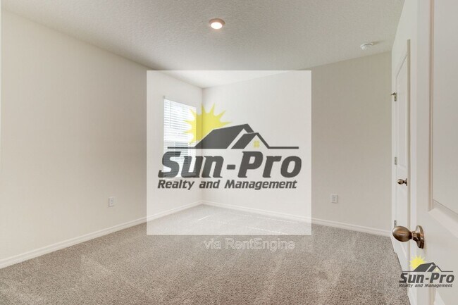 Building Photo - 4240 Acoma Dr