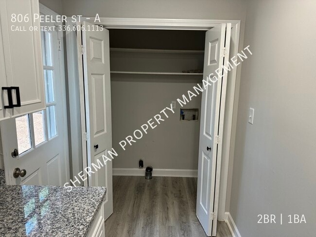 Building Photo - 806 Peeler St
