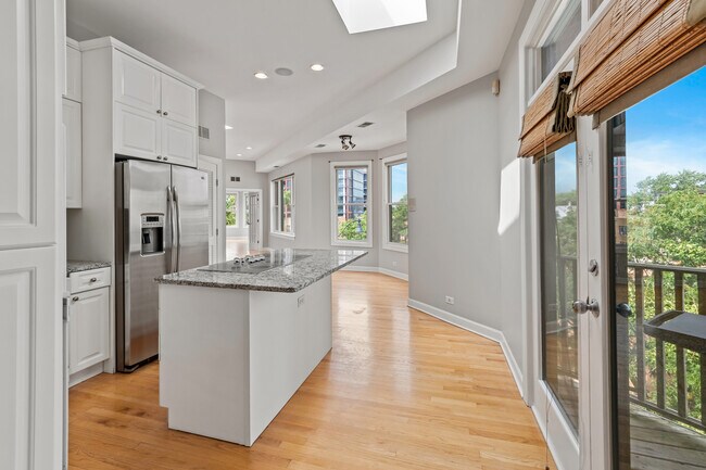 Foto del edificio - 845 W Altgeld St