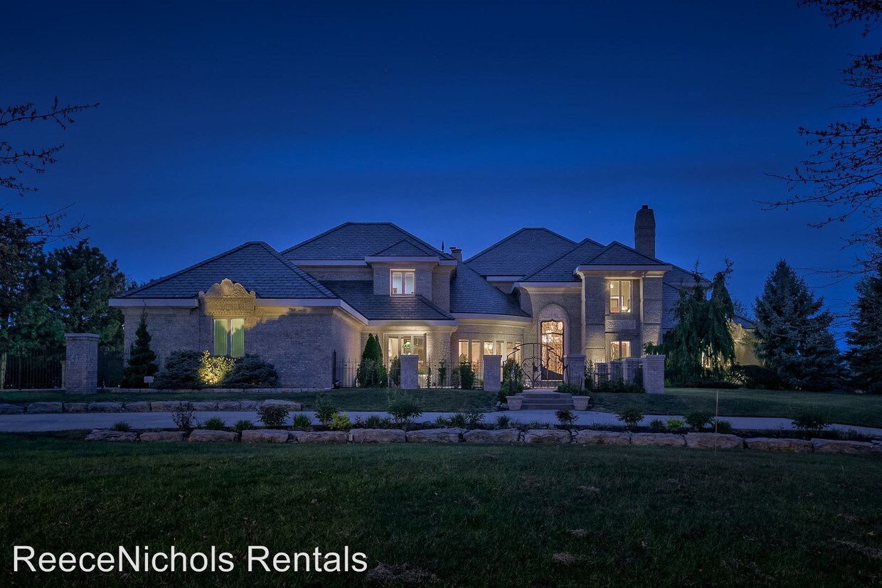 Foto principal - 9800 N Revere Ave