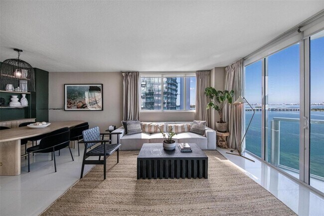 Foto del edificio - 665 NE 25th St