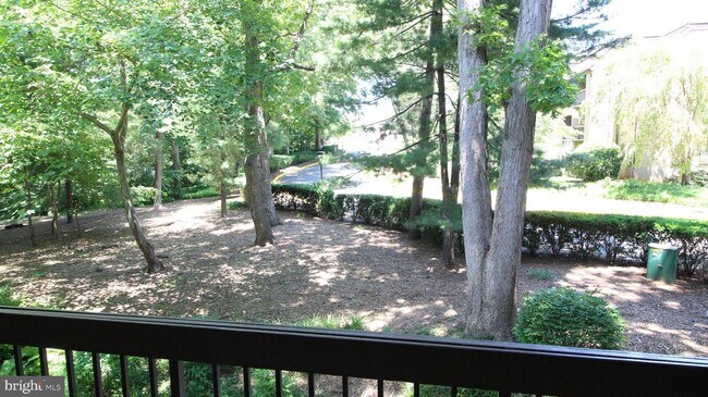 Building Photo - 1646 Parkcrest Cir