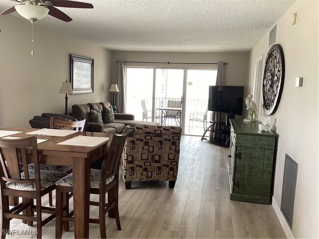 Foto del edificio - 6900 Estero Blvd