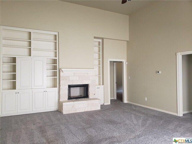 Foto del edificio - 2245 Garden Ct