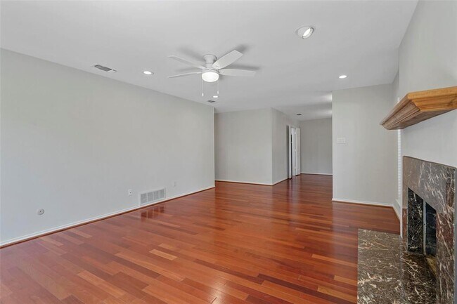 Foto del edificio - 4826 Darla Dr