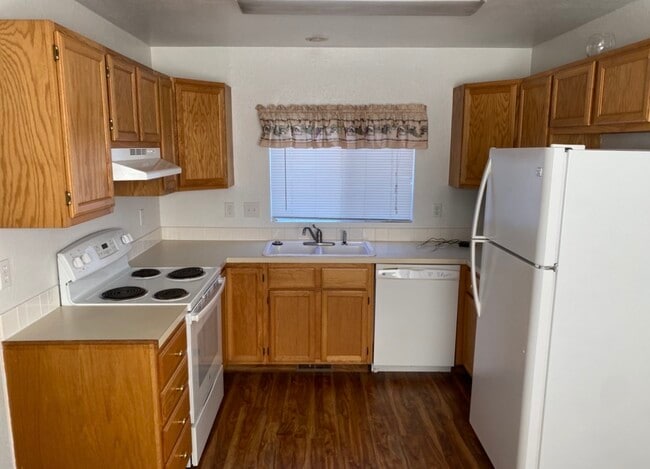 Building Photo - 2403 S Atlantic St