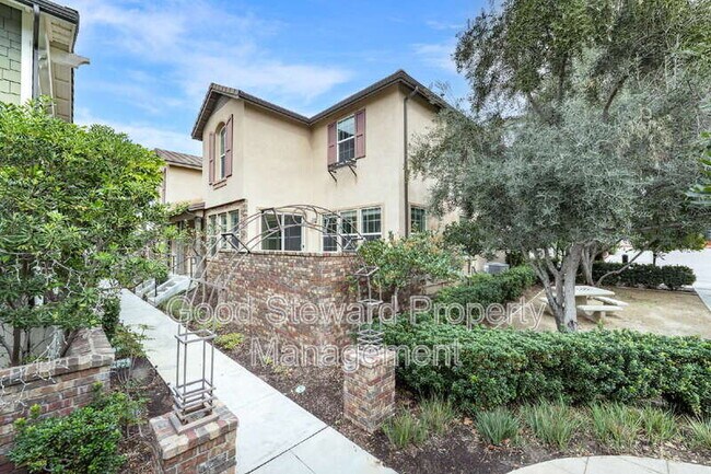 Foto del edificio - 4387 Avocado Grove Ln