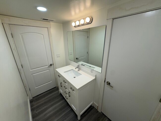 Foto del edificio - 583 N 150 W