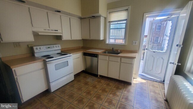 Foto del edificio - 5338 Lebanon Ave