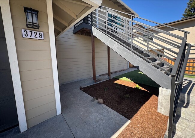 Foto del edificio - 3729 Cannes Pl