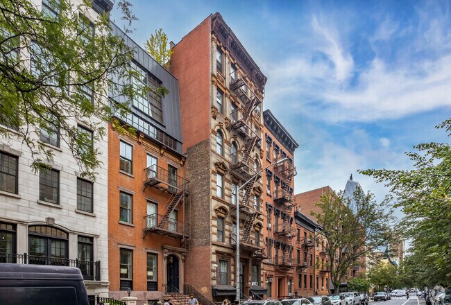 Building Photo - 119 W 15th St