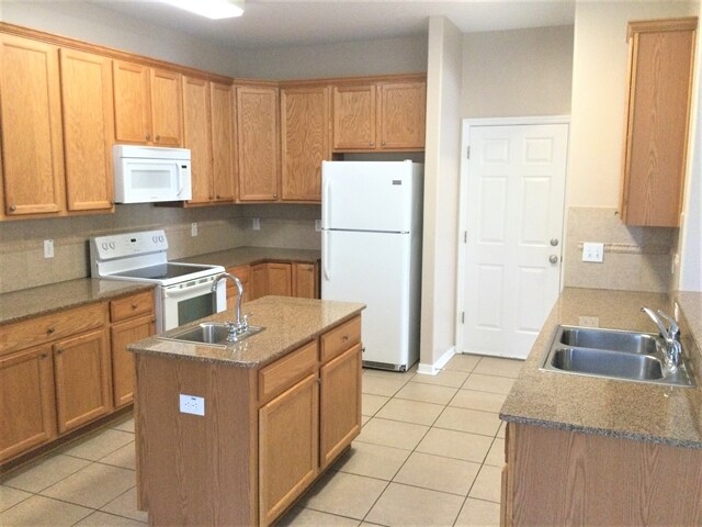 Foto del edificio - 9221 Lost Mill Dr