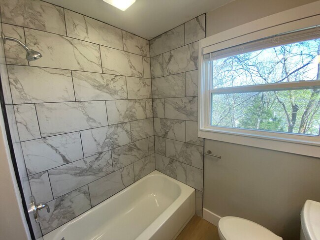 Building Photo - Fully Remodeled House!