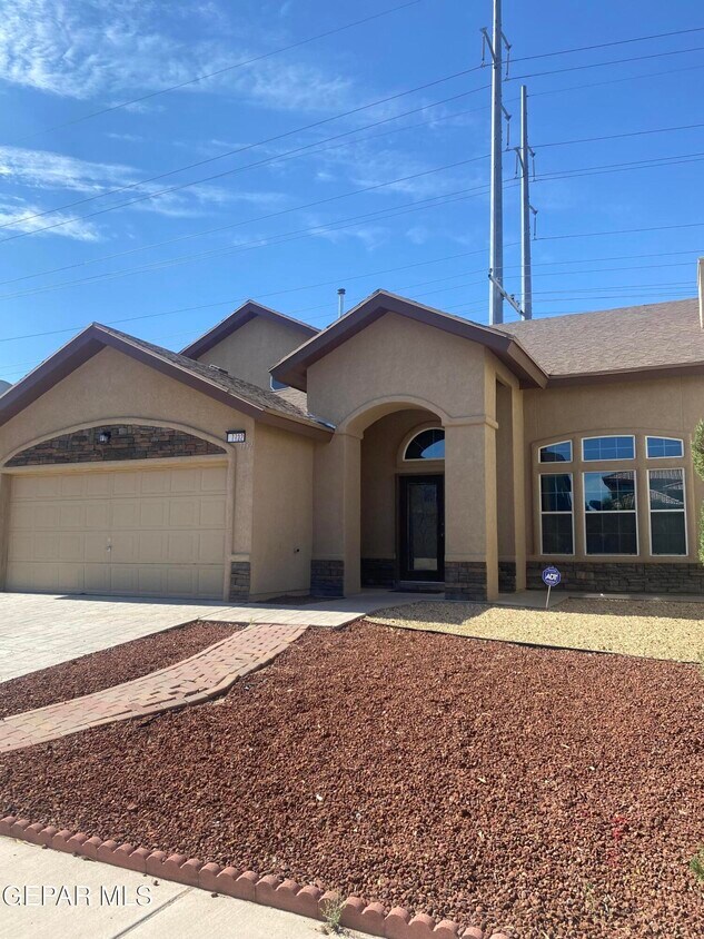 Foto principal - 7732 Maple Landing Court