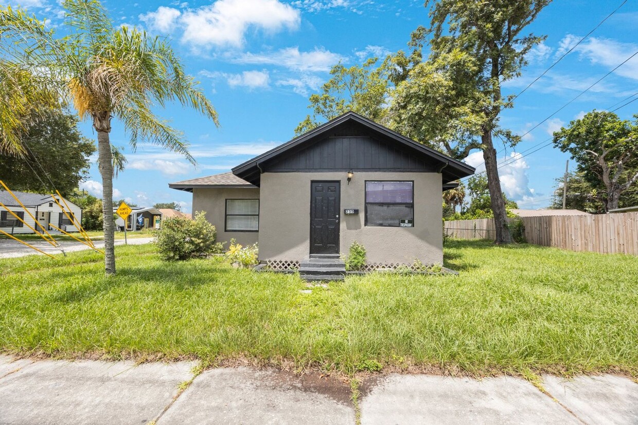$25 App Fee* Spacious 3bdrm/1bath House **... - $25 App Fee* Spacious 3bdrm/1bath House **...
